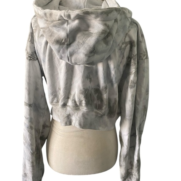 Talentless Cropped Hoodie - Picture 2 of 9